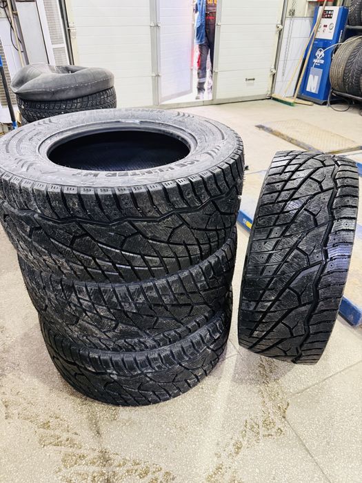 Продам шины 33 12.5 R18