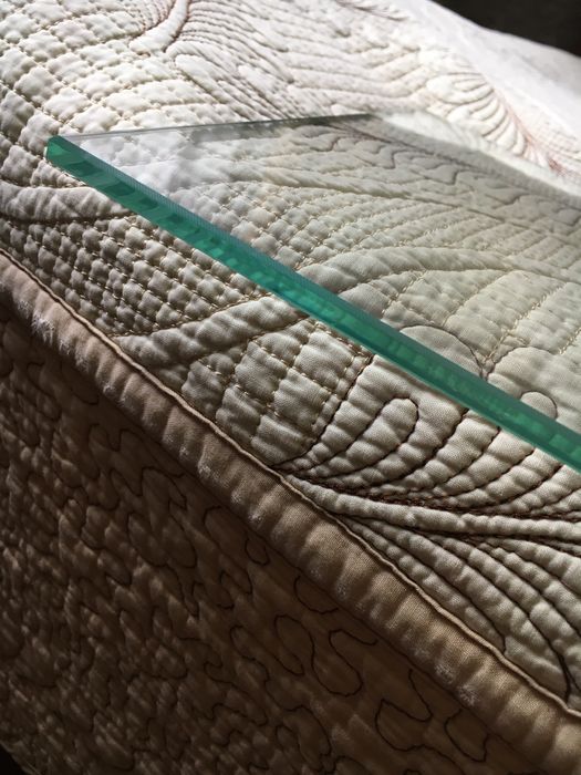 Полки из стекла.