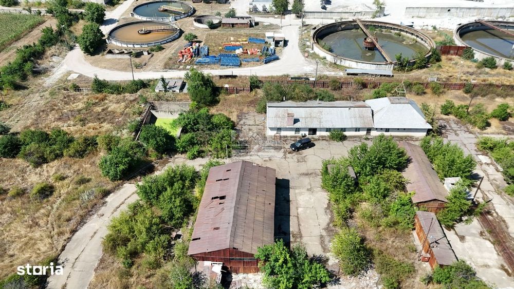 Teren intravilan 15.700 mp si constructii in zona Vrancart/Adjud/Vranc