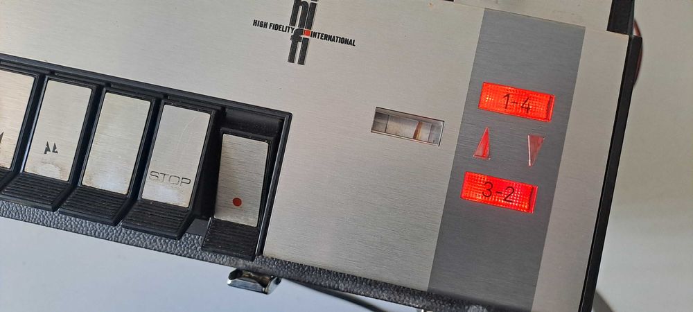 Philips N4408 Stereo Mag Colectie cu Statie amplificator ca DEFECT