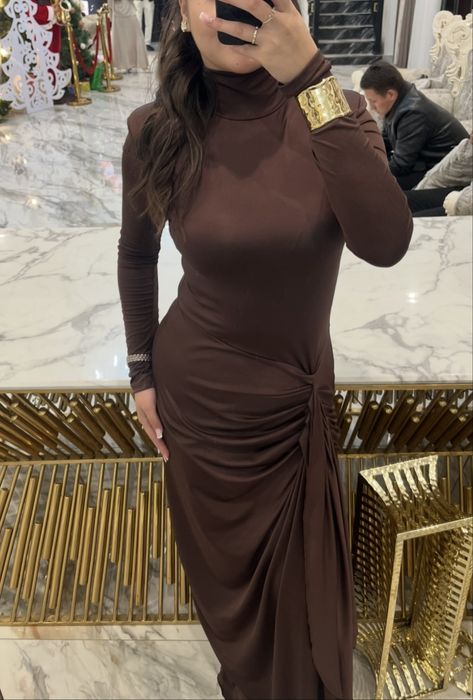 Қоңыр көйлек, размер 46–48, 5500 тг