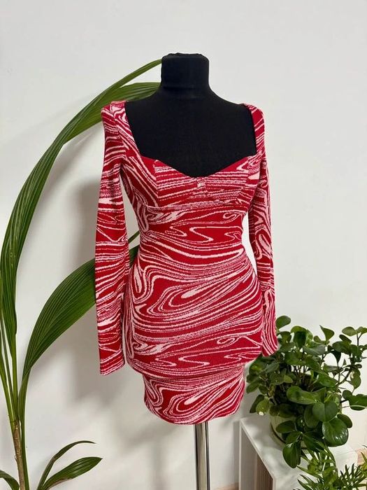 Rochie scurtă tricotată cu mâneci lungi Zara mărimea S