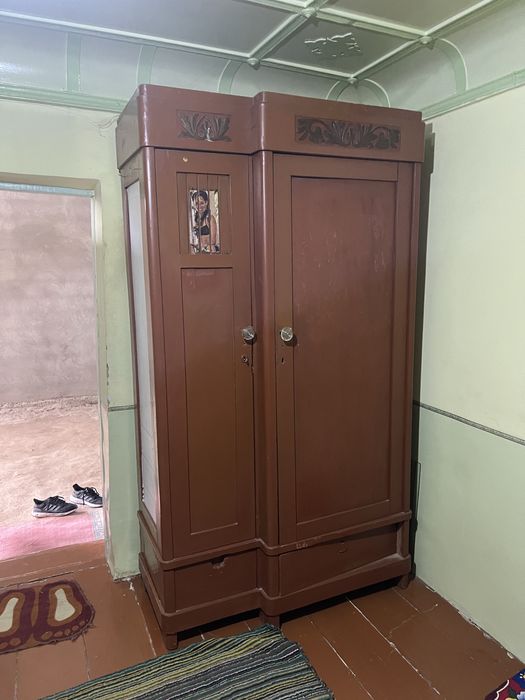 Срочно продам антикварный мебель