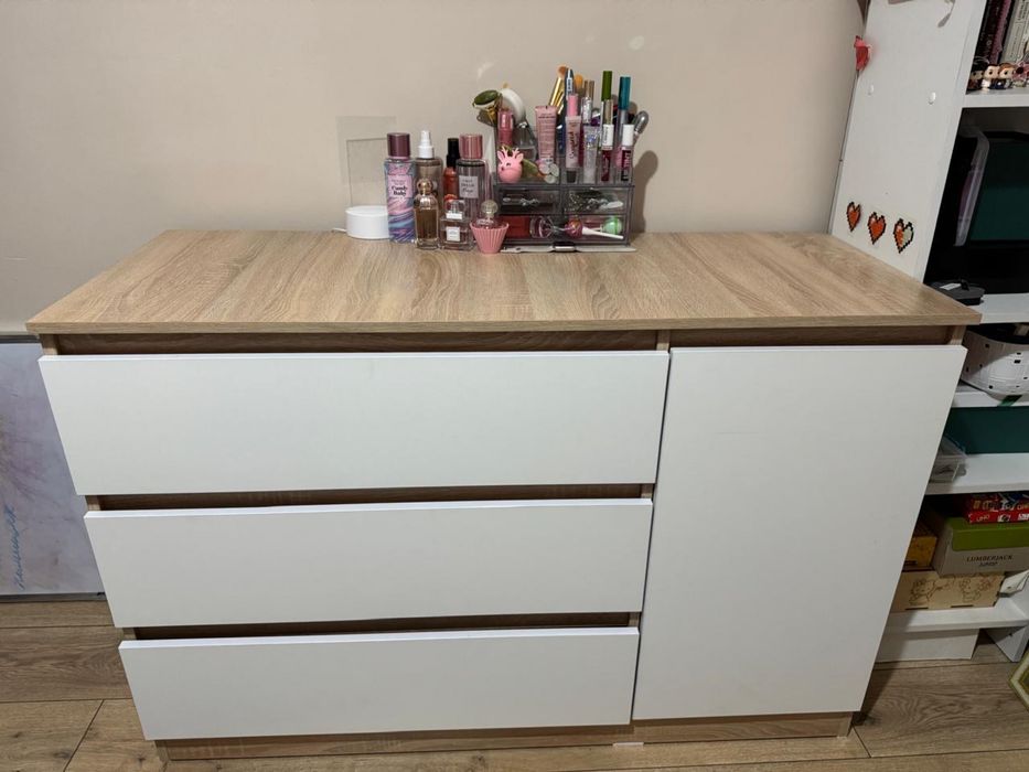 Продам комод с полками