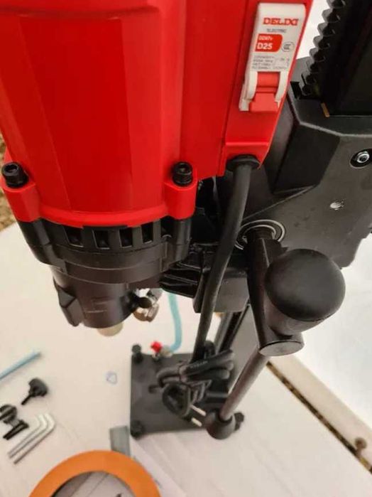 Carota 3300W Beton 2 freze incluse 62+122mm ,cheie 41 pompa Colector