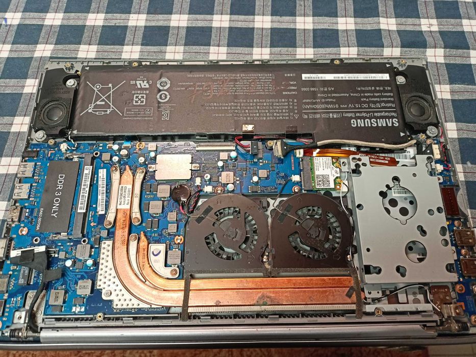 Elemente Samsung NP780Z5E np780z