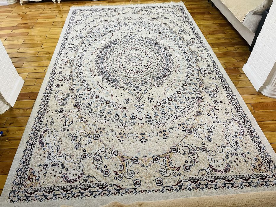 Ковер в отличном состоянии