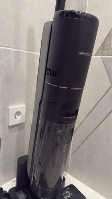 Dreame моет сушит пылесосит