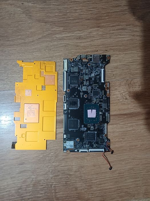 Placa baza laptop Myria MY8305 perfect functionala


#11