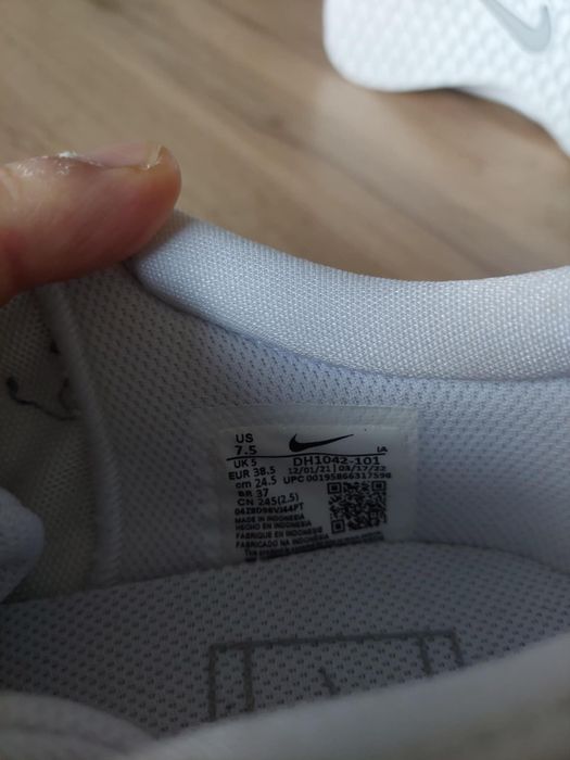 Маратонки   NIKE