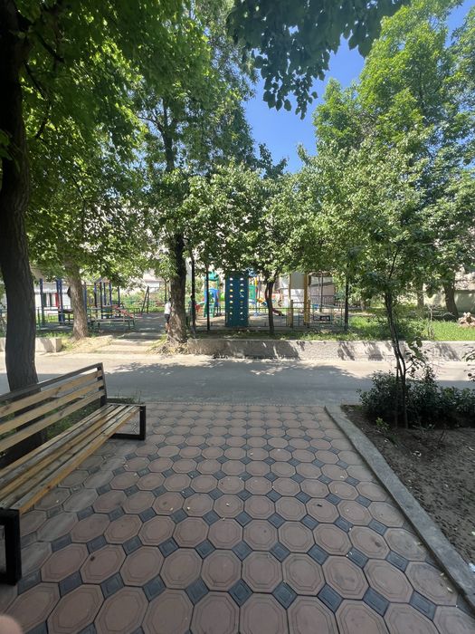 Kvartira sotiladi Rakat Korzinka 4 xonali, 1 etaj