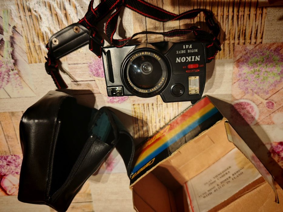 Aparat foto pe fil Nikon