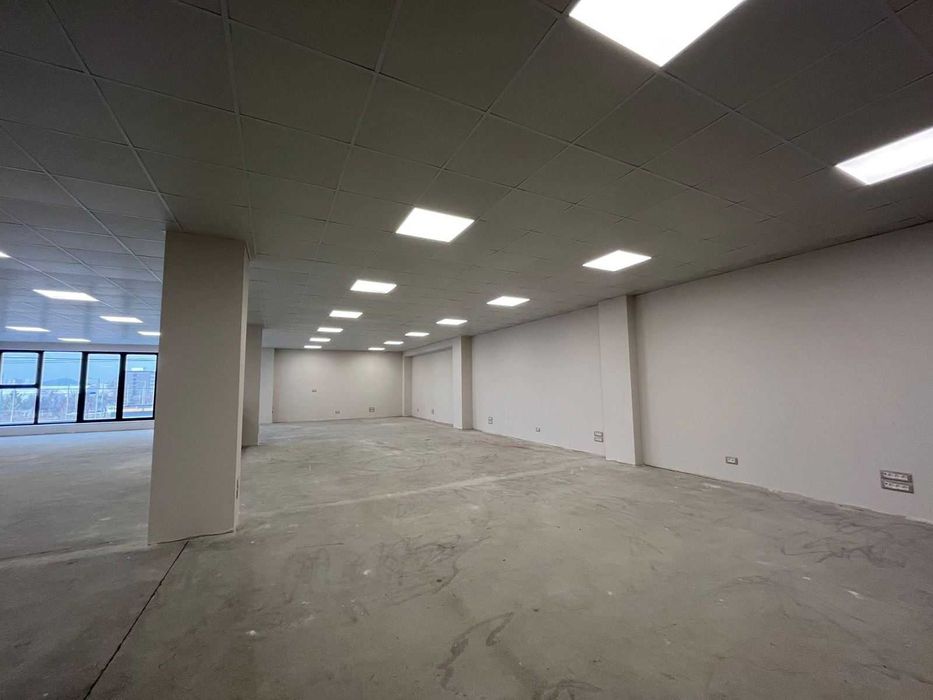 Дава се под наем Офис в Пловдив, Индустриална зона - Юг - 403 кв.м за 1807.95 € - Снимка #1