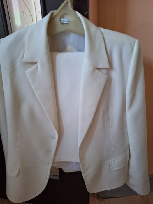 Продам женскую двойку.