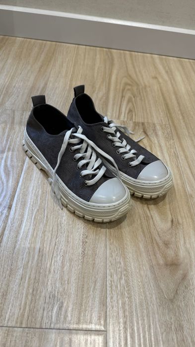 Женская обувь кроссовки и ботинки