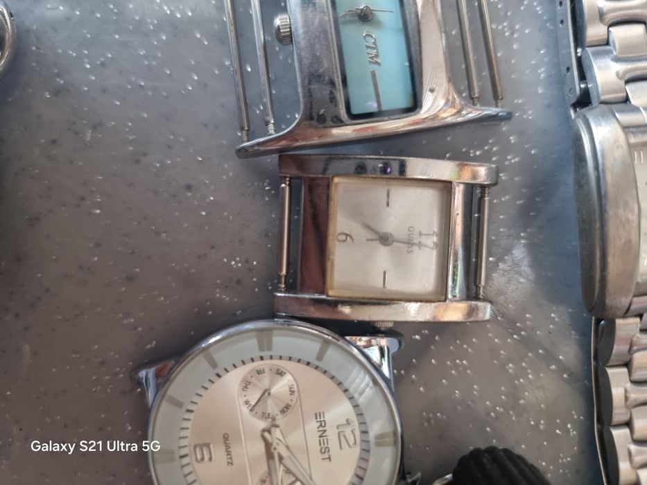 Ceasuri diferite marci