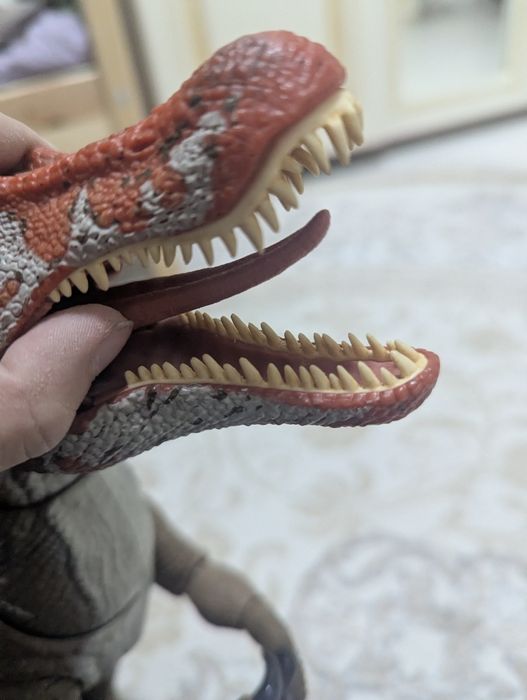 Игрушка спинозавр