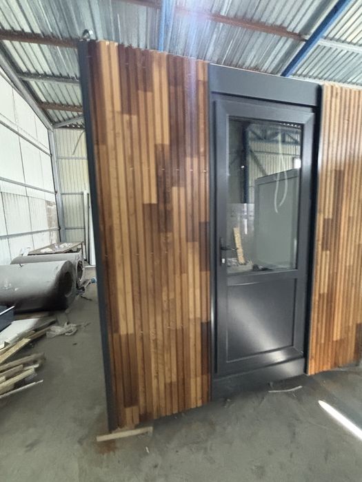 Vand conrainer modular cu riflaj de lemm