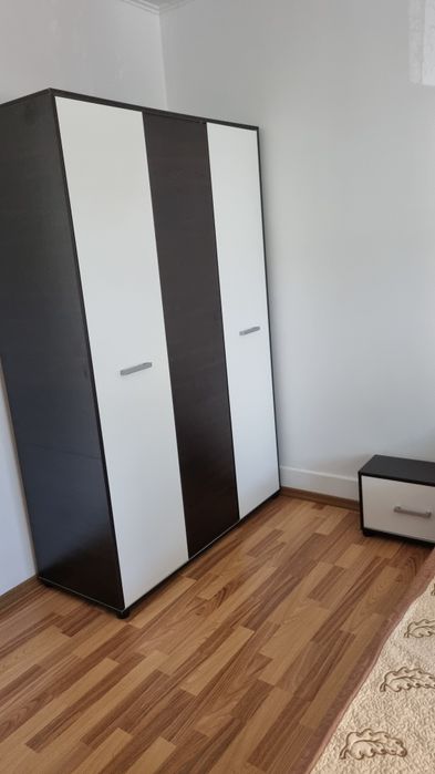 Apartament cu 2 camere de inchiriat ,etaj 1  zona sud, unitatea militara