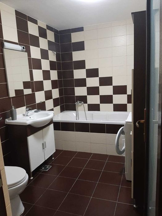 Vand apartament cu 2 camere 66 mp str. Florilor, Floresti