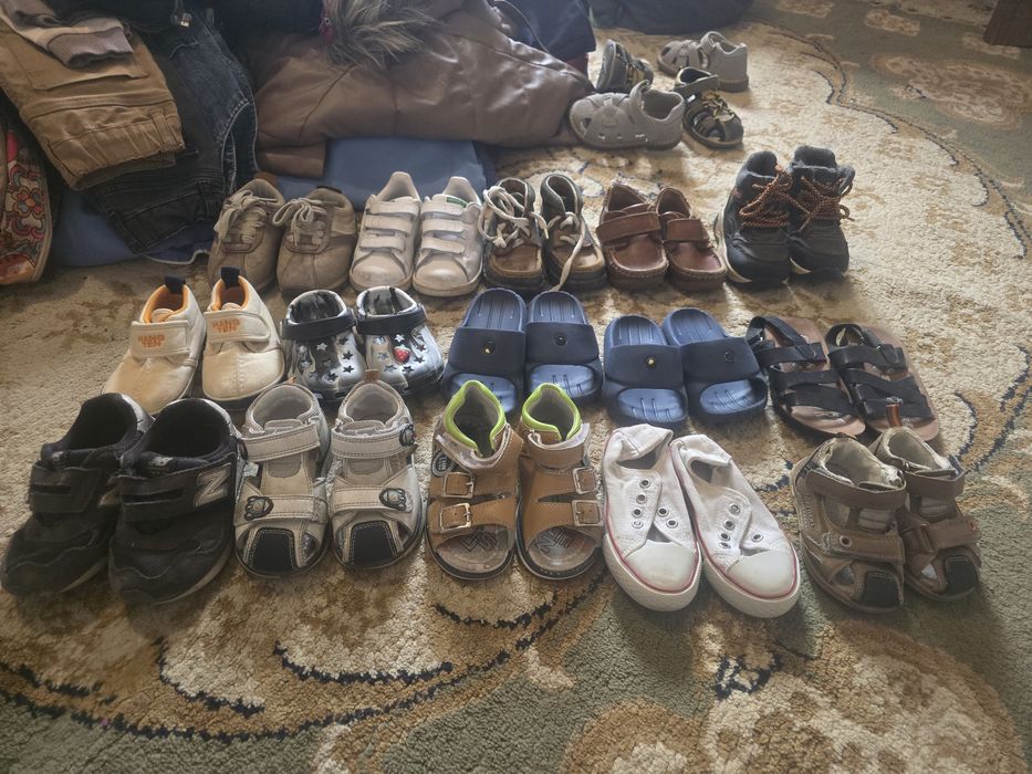 Продам детскую обувь