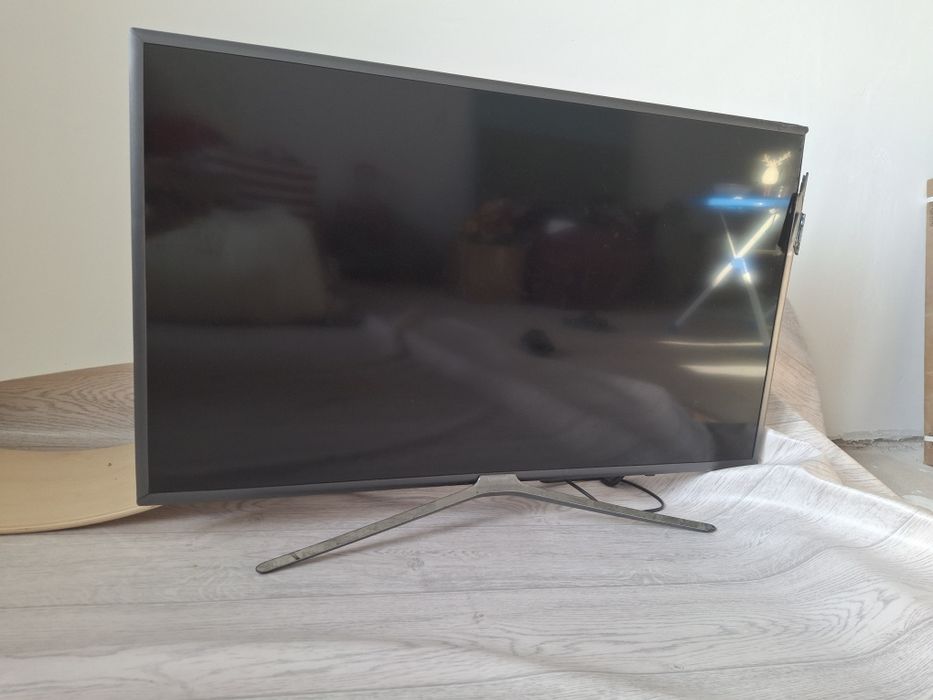 Телевизор Samsung UE40K5500 — матрица целая, нет изображения