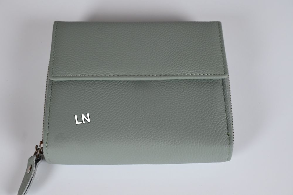 Дамско портмоне от естествена кожа