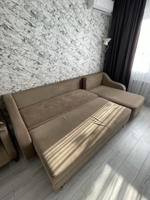 Диван с креслом