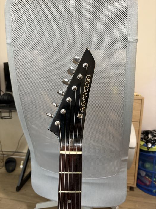 електрическа китара C.G. WInner