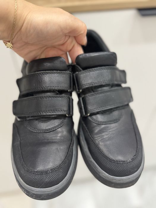 Кожаные кроссовки