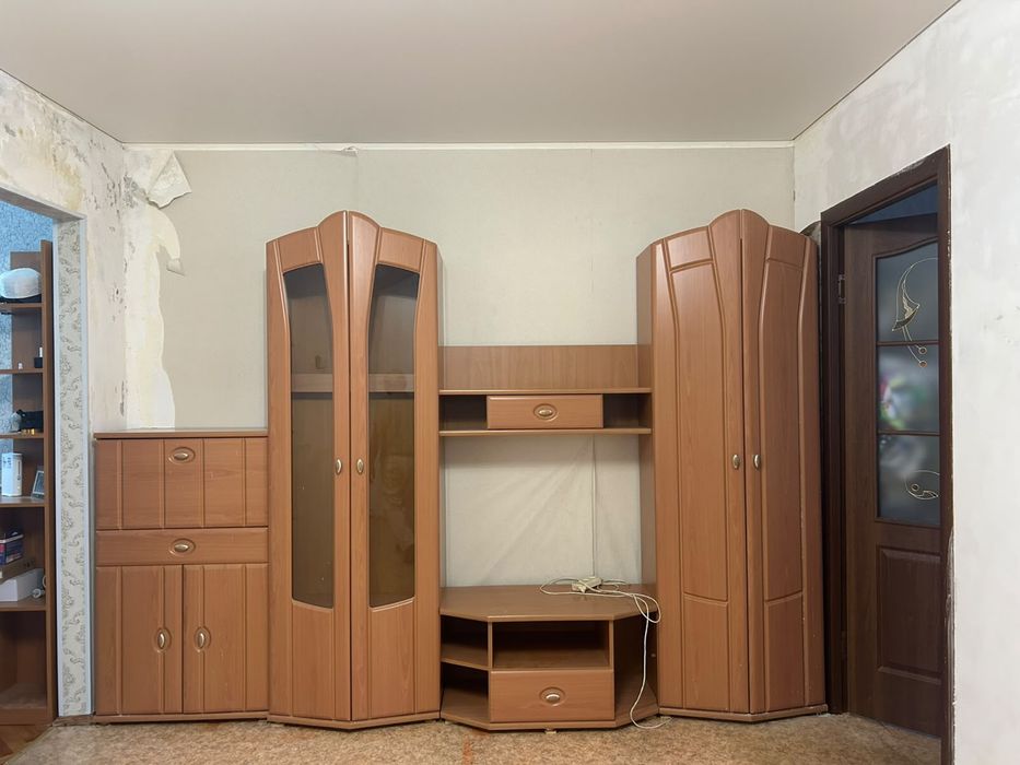 Продам стенную гарнитуру