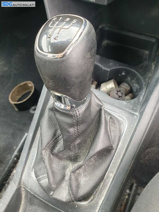 Nuca cu Manson Piele Maneta Schimbator Viteze cu Uzura Skoda Rapid 2012 - 2022