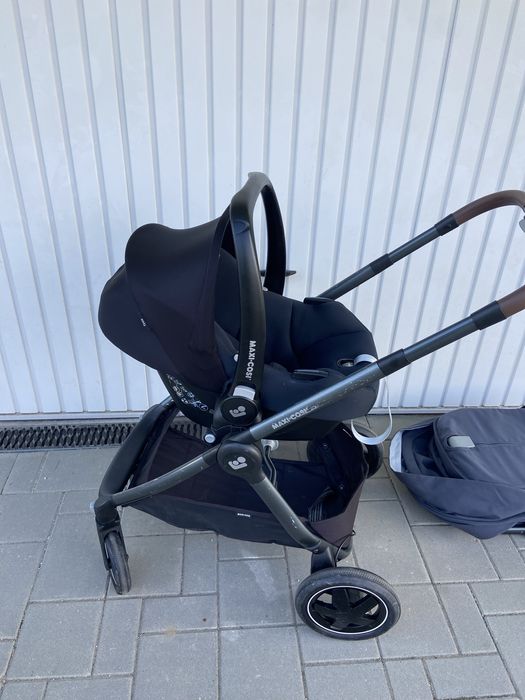 Maxi Cosi  Full set: ADORRA 2 + Tinca  + Isofix Base