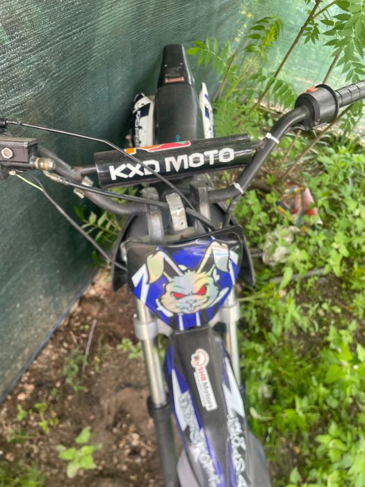 Moto cross kxd 125 defect nu are baterie și defect la motor