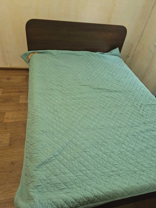 Продам кровать в спальню