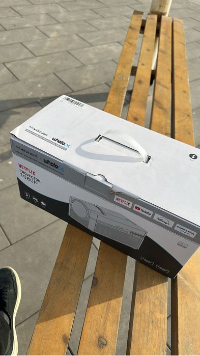 Проектор с ОС системой