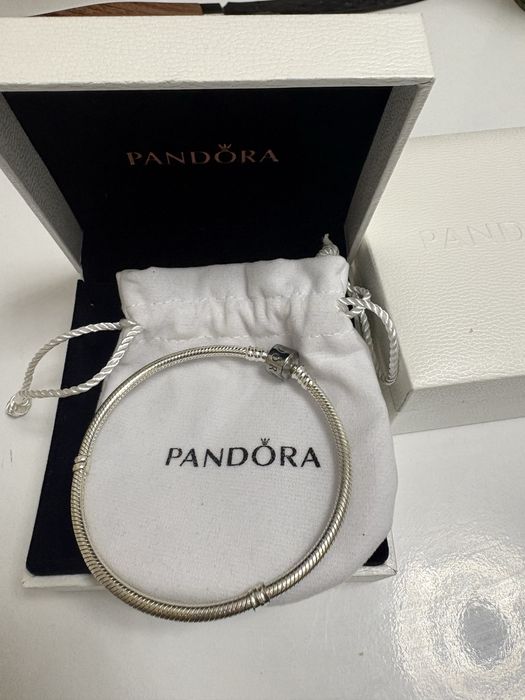 Bratara pandora
