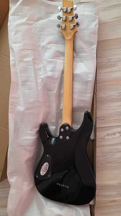 Электрогитара  SCHECTER