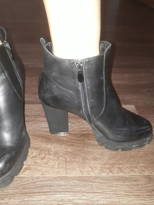 Продам женскую обувь