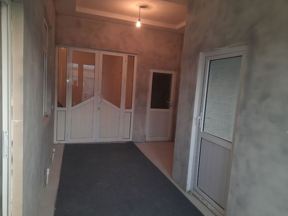 Бектемир туманида Фуд сити бозорга яқин жойда хонадон ижарага берилади