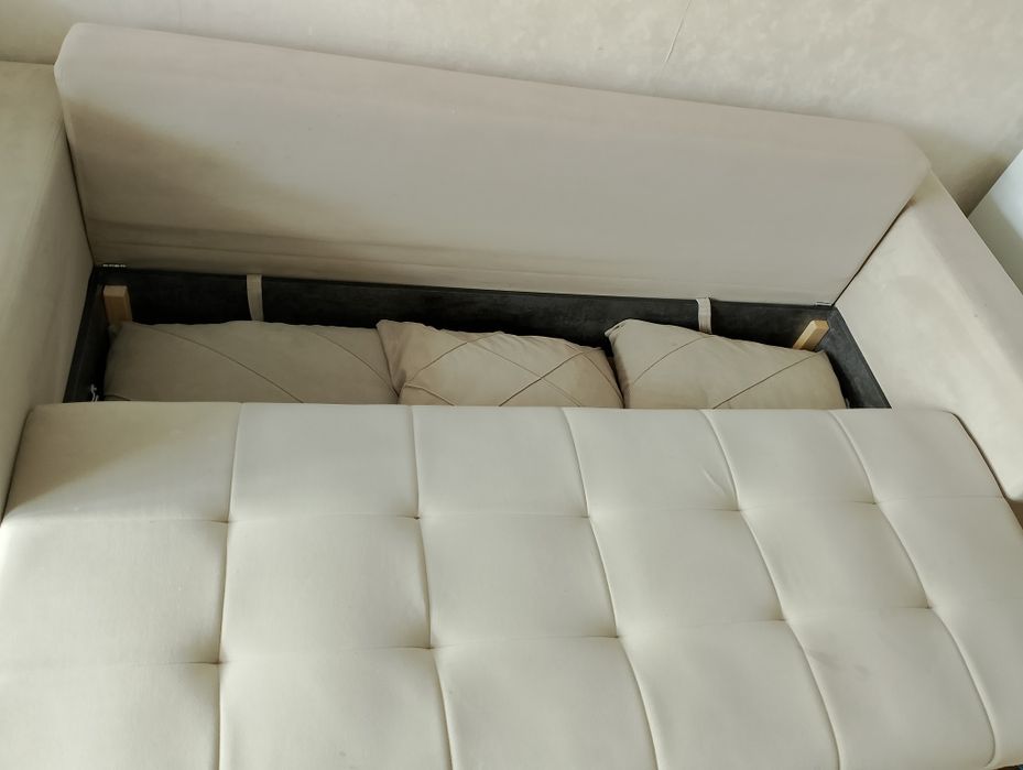 Диван для дома в хорошем состоянии