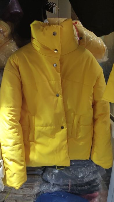 Куртки женские новые