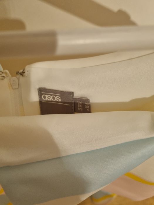 Rochie asimetrica, potrivita pentru femei insarcinate