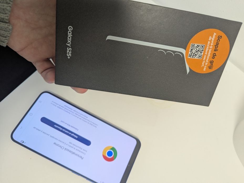 Vând Galaxy S25 Plus Navy Blue