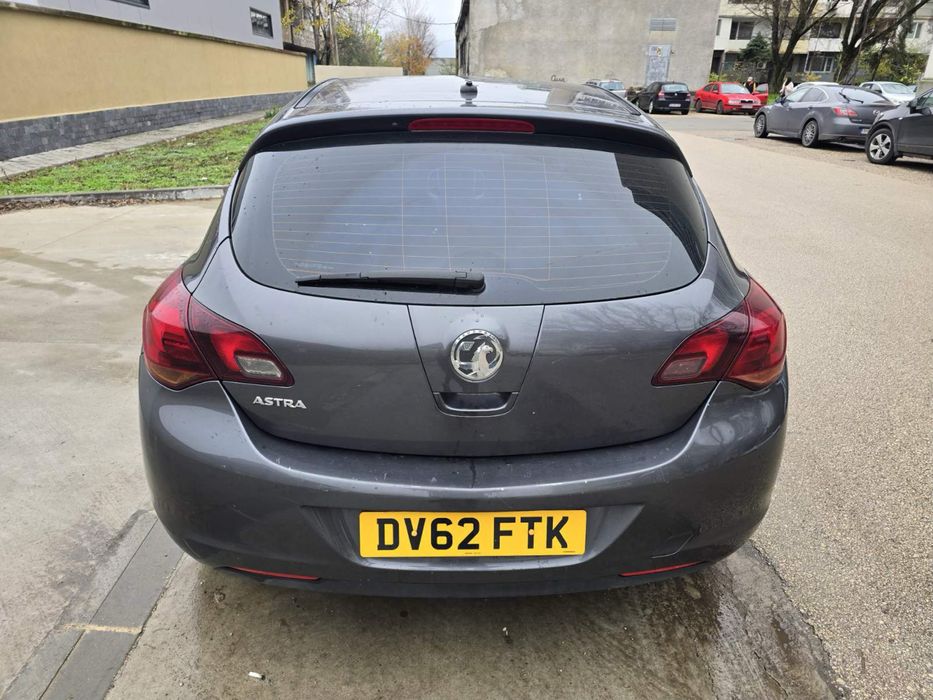 Opel Astra J 2012г 1.6 116 к.с. На части