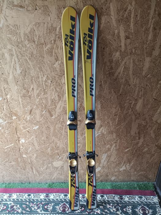 Лыжи 150см  продам срочно нужны деньги