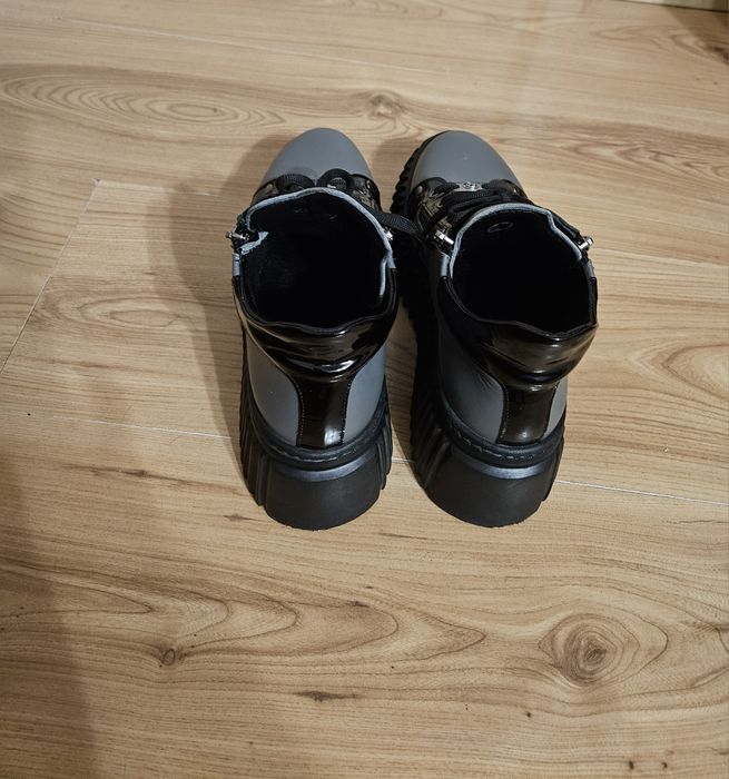 Спортни обувки "Мона Лиза" - 30 евро