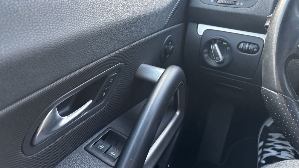 Vw Scirocco an 2011 model TEAM / rate