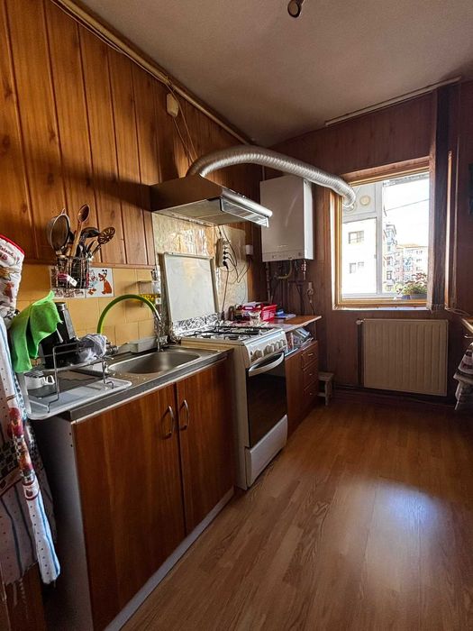 Apartament 3 camere decomandat+ 2 balcoane