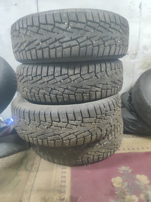 Шини на автомобиль